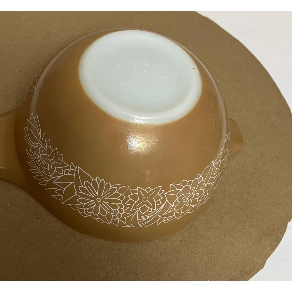 Pyrex Cinderella Mixing Bowl 441 1.5 Pint Gold Excellent Butterfly Gold Floral
